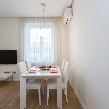 Modern Apartment In The City Center Sofia Eksteriør bilde