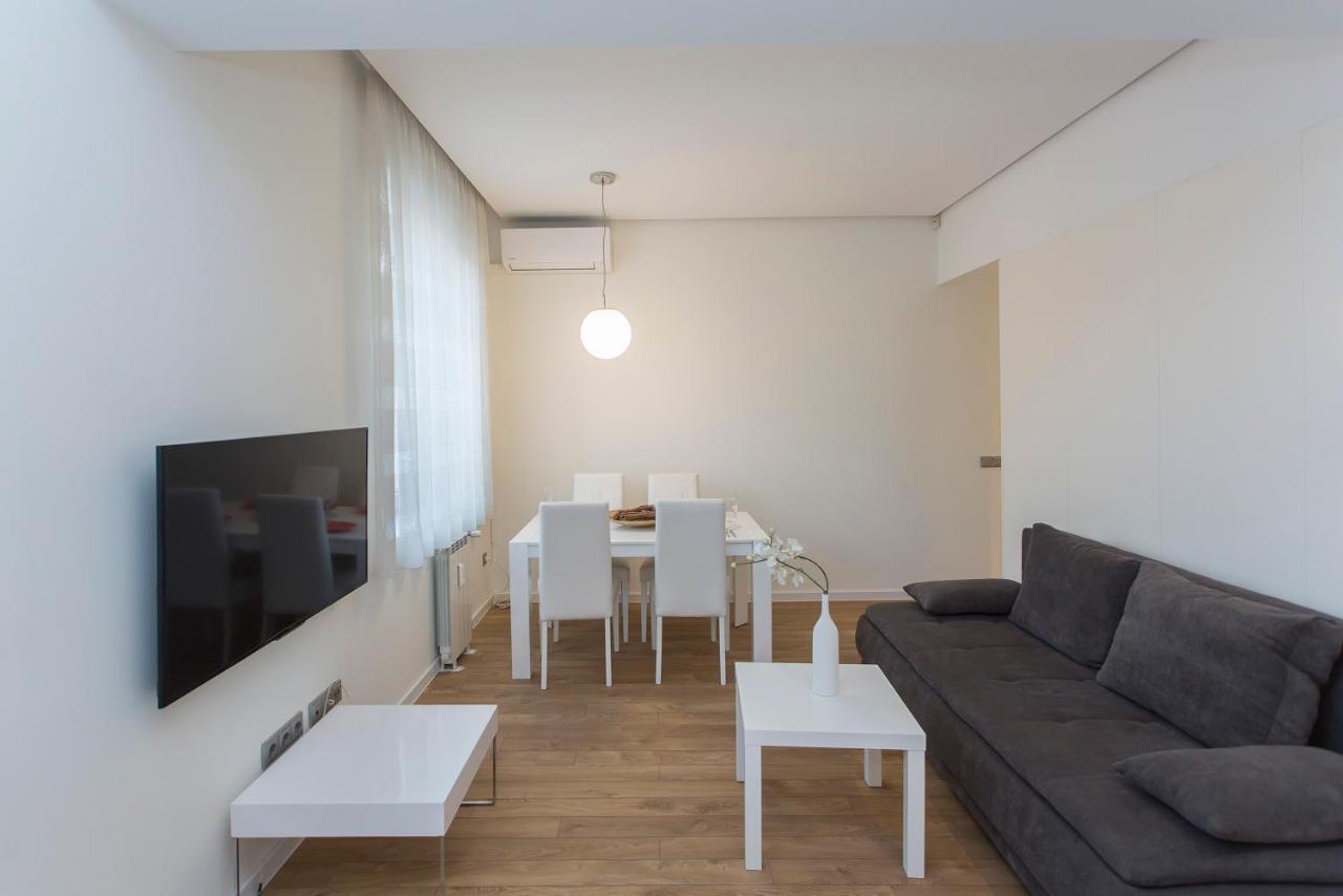 Modern Apartment In The City Center Sofia Eksteriør bilde