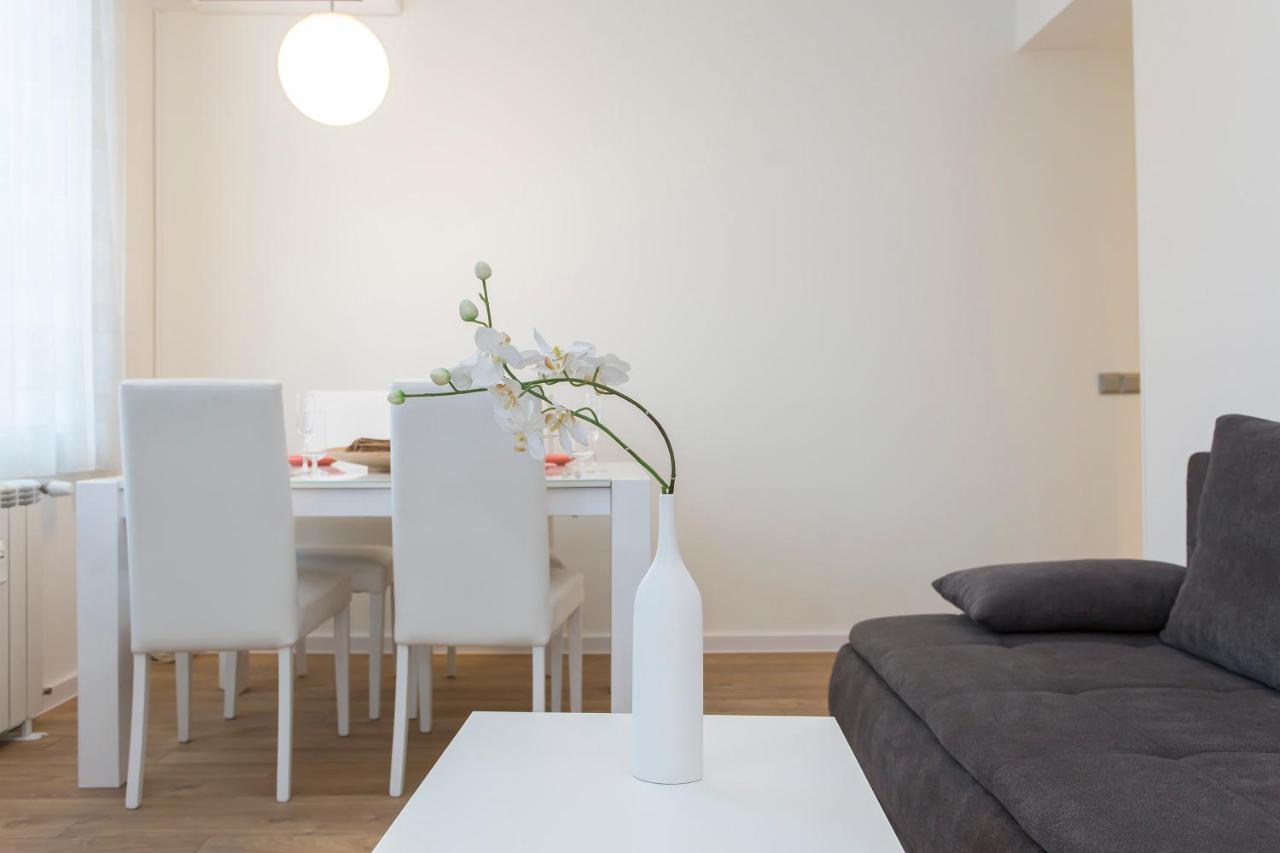 Modern Apartment In The City Center Sofia Eksteriør bilde